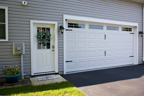 24/7 Emergency Garage Door Panel Replacement experts in Knox County County, IN